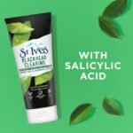 St. Ives Blackhead Clearing Face Scrub, Green Tea – 170g